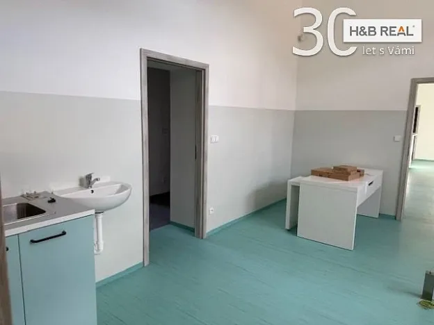 Pronájem obchodního prostoru, Vsetín, 200 m2