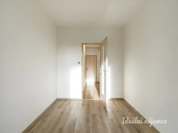 Pronájem bytu 2+kk, Praha - Prosek, Novoborská, 39 m2