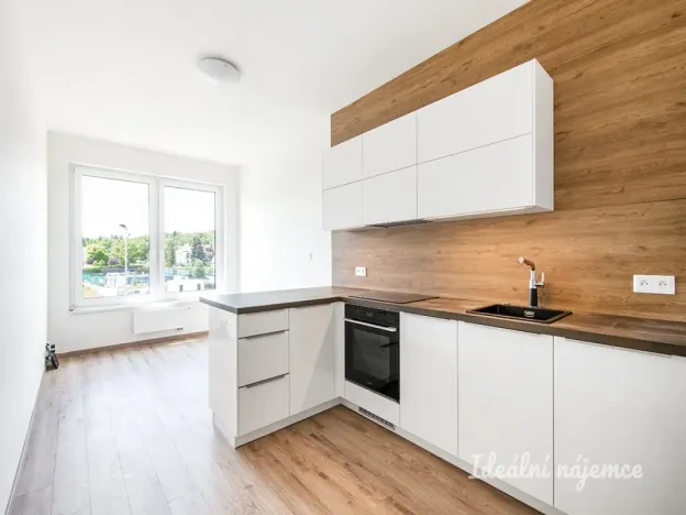 Pronájem bytu 2+kk, Praha - Strašnice, Počernická, 39 m2