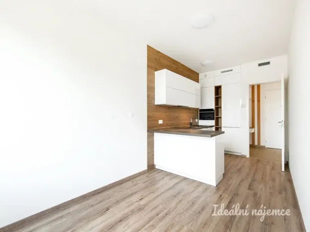 Pronájem bytu 2+kk, Praha - Strašnice, Počernická, 39 m2