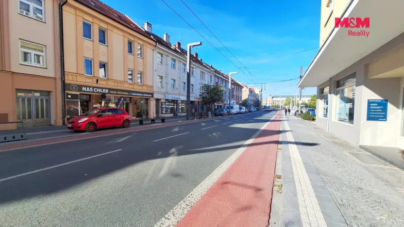 Pronájem obchodního prostoru, Hradec Králové - Pražské Předměstí, S. K. Neumanna, 65 m2