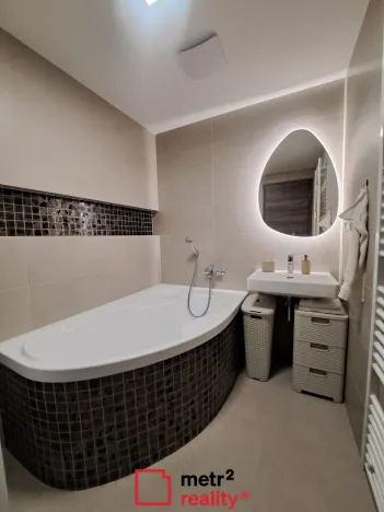 Pronájem bytu 2+kk, Olomouc, Milana Ticháka, 62 m2