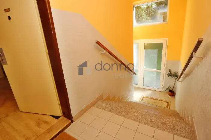 Pronájem bytu 1+kk, Praha, Michelangelova, 23 m2