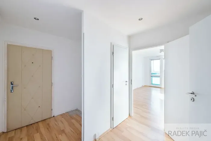Pronájem bytu 1+1, Praha - Háje, Kosmická, 48 m2