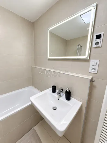 Pronájem bytu 1+kk, Praha - Strašnice, Zvěřinova, 33 m2