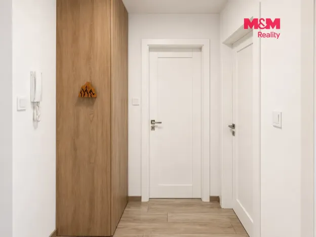 Pronájem bytu 2+kk, Praha - Strašnice, Limuzská, 52 m2