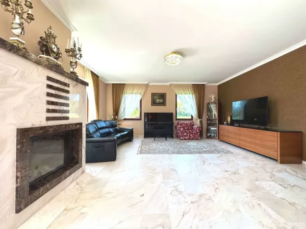 Pronájem rodinného domu, Trnová, 450 m2