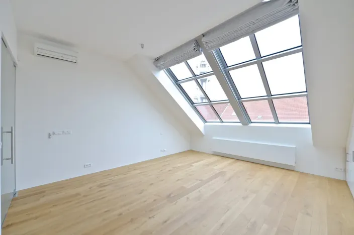 Pronájem bytu 4+kk, Praha - Vinohrady, Laubova, 203 m2
