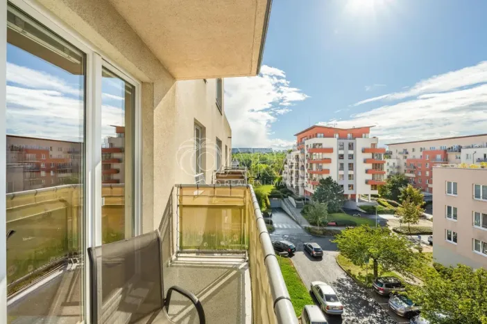 Pronájem bytu 2+kk, Praha - Záběhlice, Velenovského, 53 m2