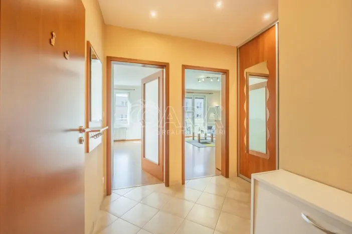 Pronájem bytu 2+kk, Praha - Záběhlice, Velenovského, 53 m2