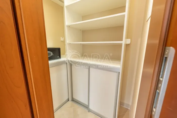 Pronájem bytu 2+kk, Praha - Záběhlice, Velenovského, 53 m2
