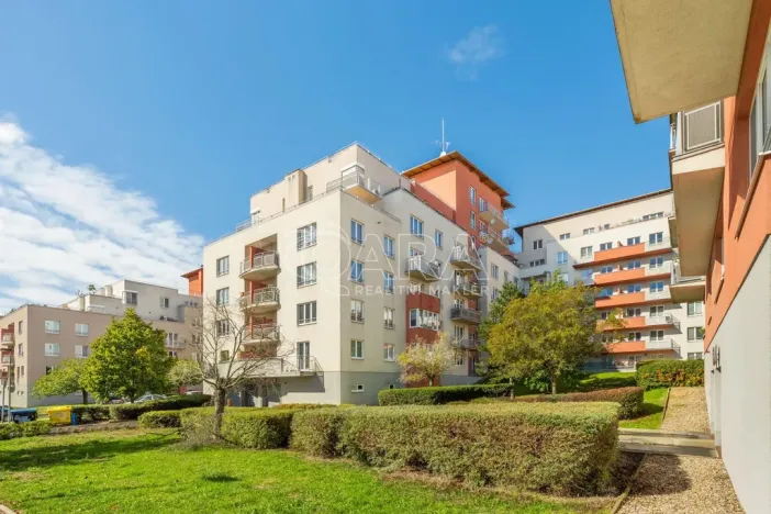 Pronájem bytu 2+kk, Praha - Záběhlice, Velenovského, 53 m2