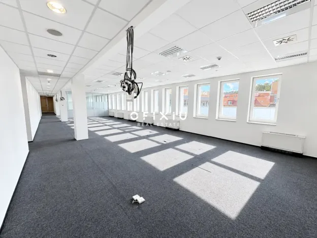 Pronájem kanceláře, Praha - Smíchov, Karla Engliše, 2208 m2
