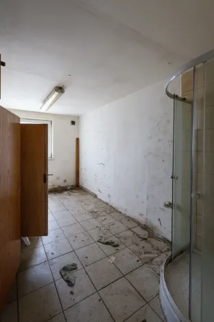 Dražba skladu, Opava - Kylešovice, Hlavní, 896 m2