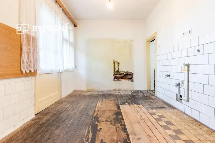 Prodej vícegeneračního domu, Novosedlice, Husova, 360 m2