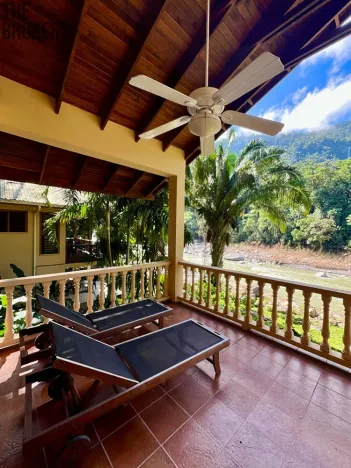 Prodej rodinného domu, La Ceiba, Honduras, 4080 m2