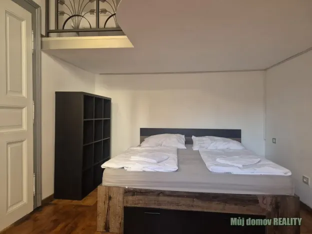 Pronájem bytu 2+kk, Praha - Karlín, Křižíkova, 56 m2