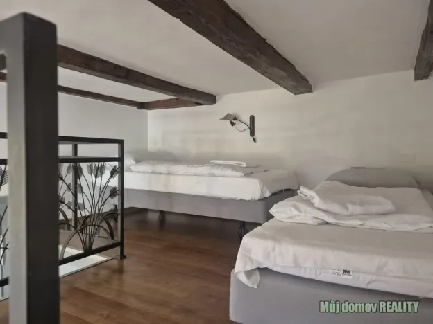 Pronájem bytu 2+kk, Praha - Karlín, Křižíkova, 56 m2