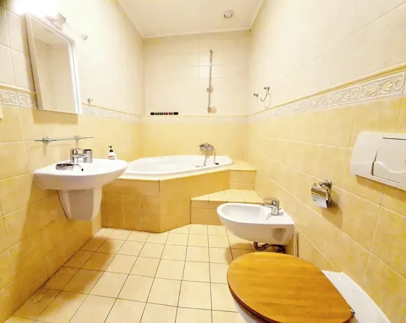 Pronájem bytu 2+kk, Praha - Nové Město, Ve Smečkách, 72 m2