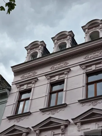 Prodej bytu 2+1, Karlovy Vary, Svahová, 61 m2