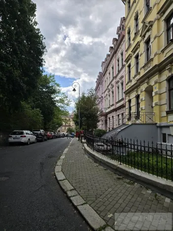 Prodej bytu 2+1, Karlovy Vary, Svahová, 61 m2
