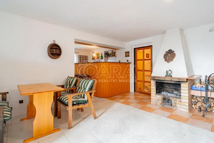 Prodej rodinného domu, Bukovany, 279 m2