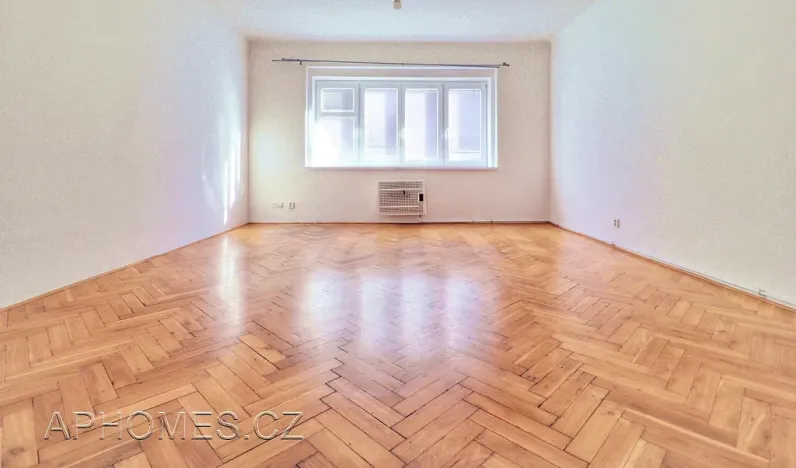 Pronájem bytu 1+1, Praha - Žižkov, Křišťanova, 50 m2