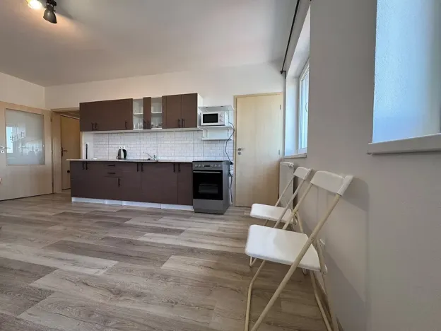 Pronájem bytu 1+kk, Pardubice, Chrudimská, 35 m2