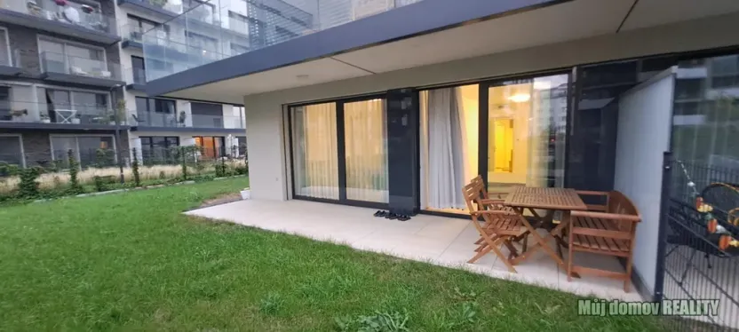 Pronájem bytu 2+kk, Praha - Žižkov, Šrámkové, 119 m2