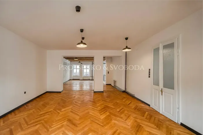 Pronájem kanceláře, Třebíč, Hasskova, 127 m2