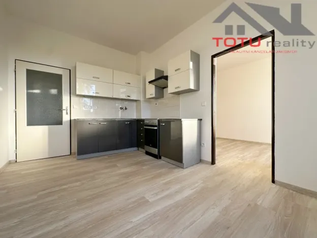 Pronájem bytu 1+1, Jaroměř, Lužická, 42 m2