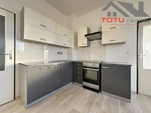 Pronájem bytu 1+1, Jaroměř, Lužická, 42 m2