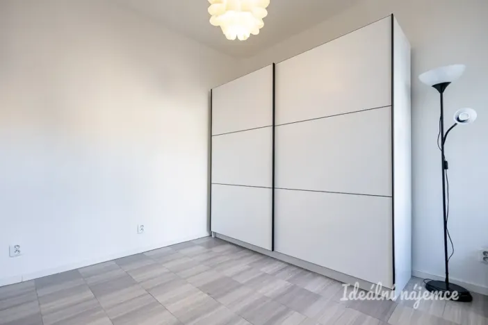 Pronájem bytu 2+kk, Praha - Vršovice, Oblouková, 40 m2