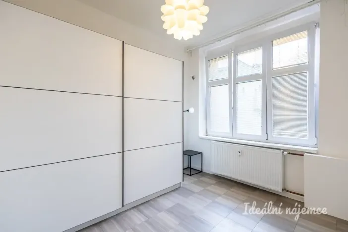 Pronájem bytu 2+kk, Praha - Vršovice, Oblouková, 40 m2
