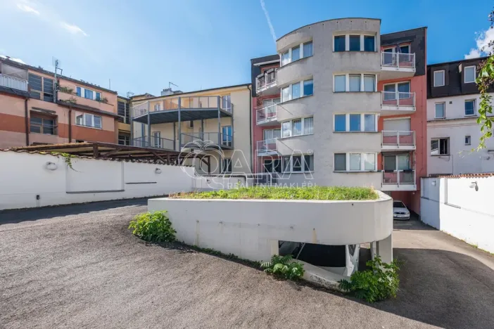 Pronájem bytu 4+1, Praha - Strašnice, Radošovická, 117 m2