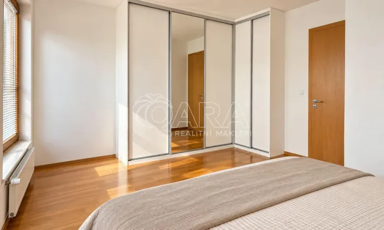 Pronájem bytu 2+kk, Praha - Holešovice, Komunardů, 57 m2