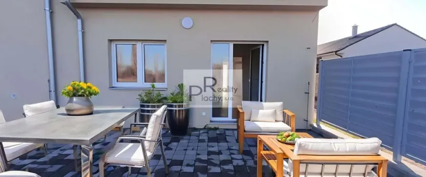 Prodej bytu 2+kk, Hevlín, 338 m2