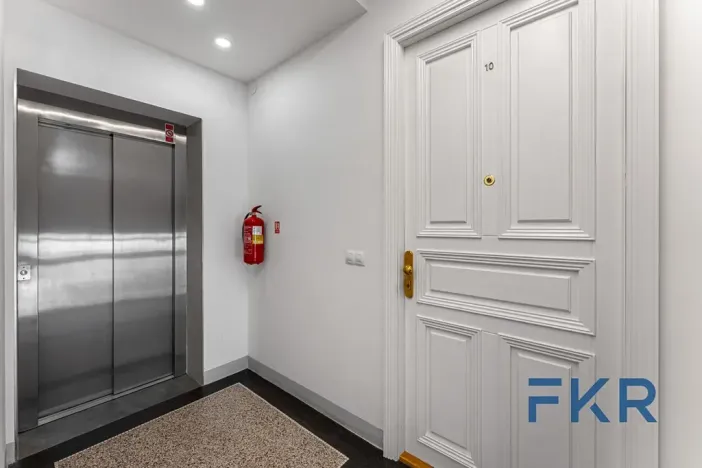 Pronájem bytu 2+kk, Praha - Bubeneč, Šmeralova, 52 m2