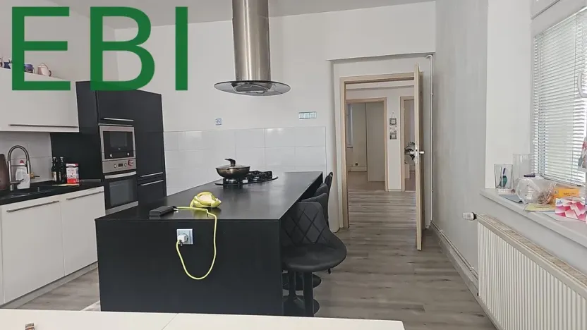 Pronájem bytu 3+1, Praha - Smíchov, Pod tratí, 105 m2