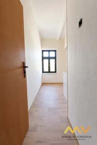 Pronájem bytu 1+kk, Hradec Králové - Nový Hradec Králové, Hlavní, 21 m2
