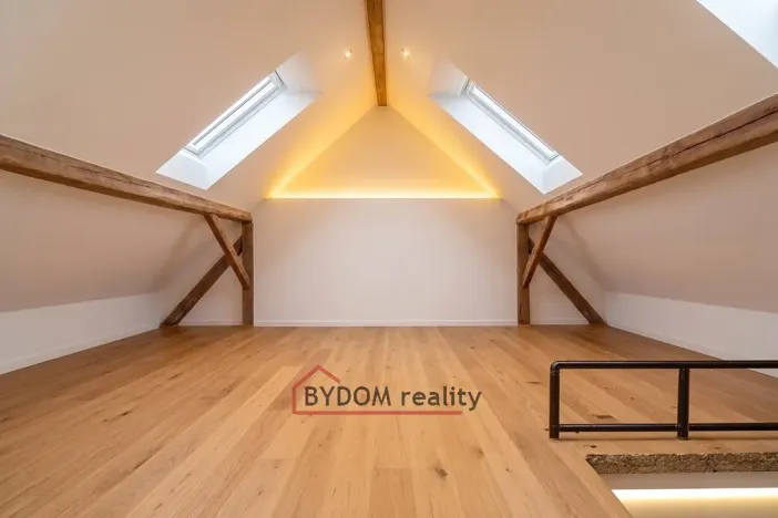 Prodej bytu 4+kk, Líšťany, 125 m2