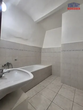 Pronájem bytu 3+1, České Budějovice, Dr. Stejskala, 85 m2