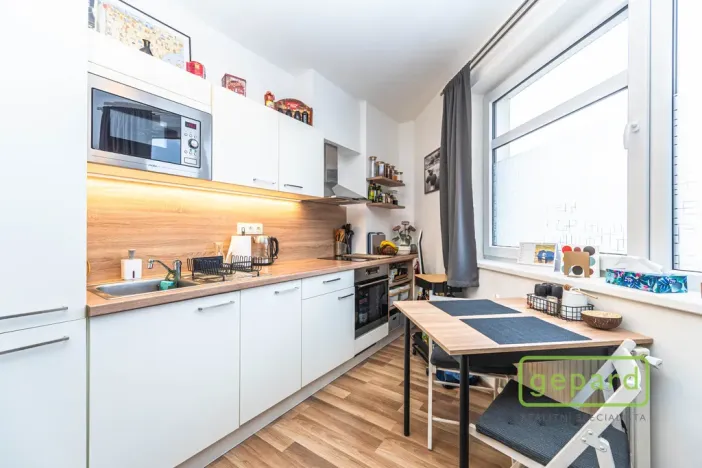 Pronájem bytu 1+kk, Praha, Ke kříži, 26 m2