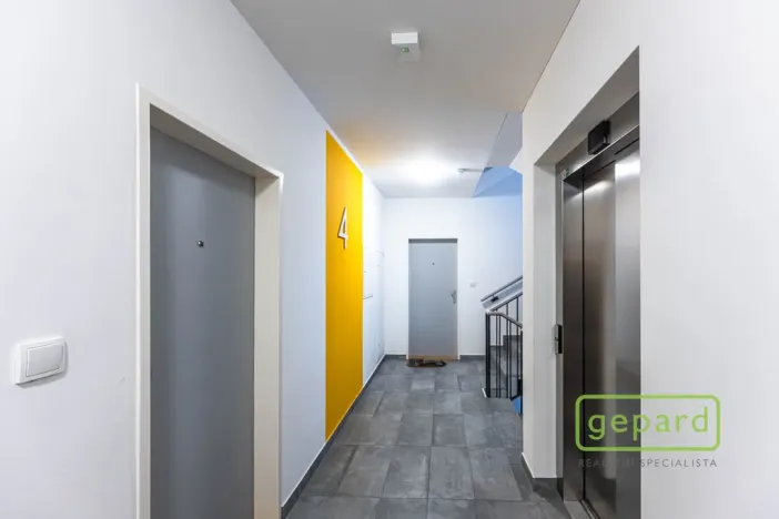 Pronájem bytu 1+kk, Praha, Ke kříži, 26 m2