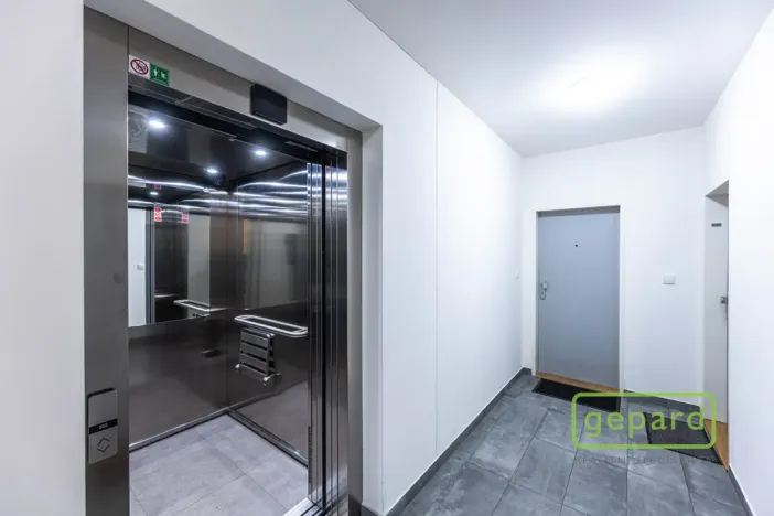 Pronájem bytu 1+kk, Praha, Ke kříži, 26 m2