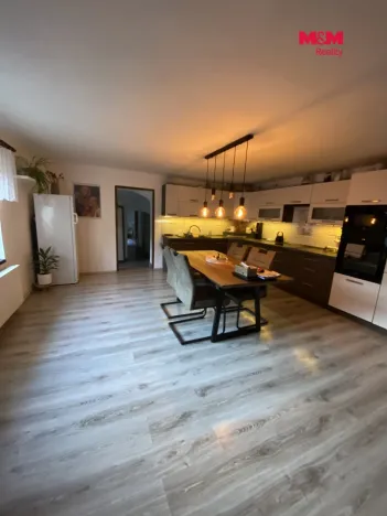 Prodej rodinného domu, Radkovice u Budče, 250 m2