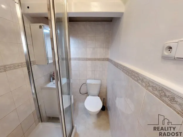 Pronájem bytu 1+kk, Praha, Na mokřině, 26 m2