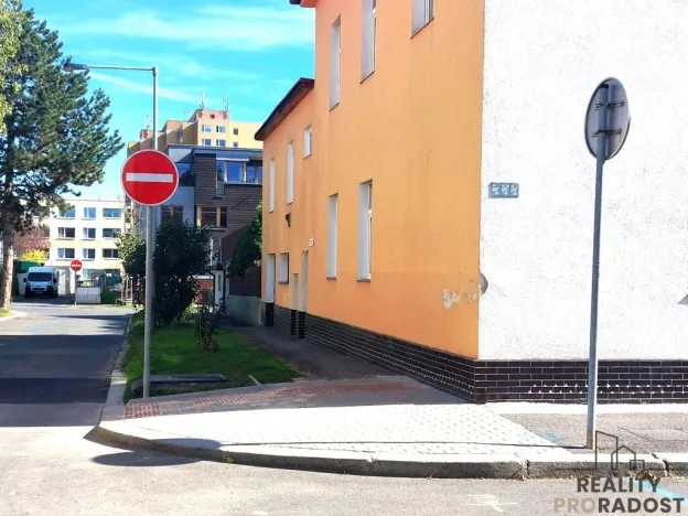 Pronájem bytu 1+kk, Praha, Na mokřině, 26 m2