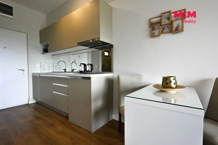 Prodej bytu 1+kk, Přelouč, B. Němcové, 32 m2