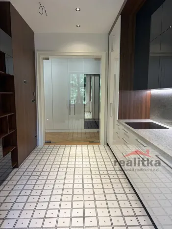 Prodej bytu 2+1, Opava - Předměstí, Lidická, 99 m2
